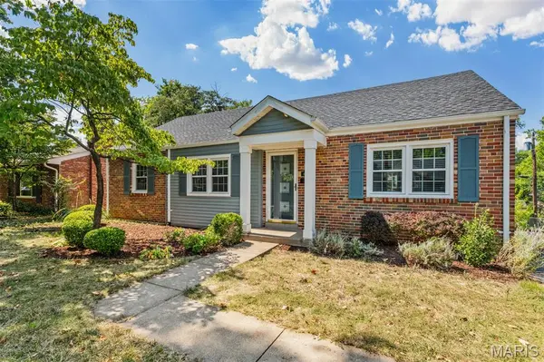 745 W Oak DR, Glendale, MO 63122