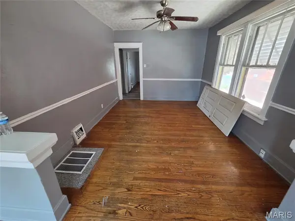 5947 Summit PL, St Louis, MO 63147