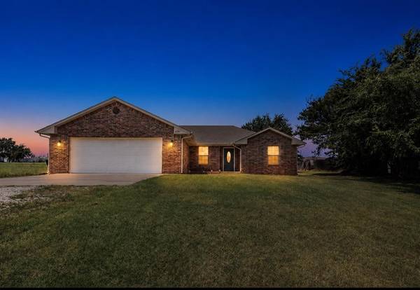 2755 S County Line AVE, Blanchard, OK 73010