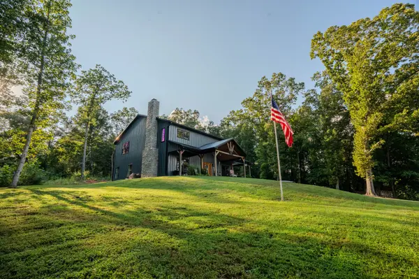 304 Salem Rd, Centerville, TN 37033