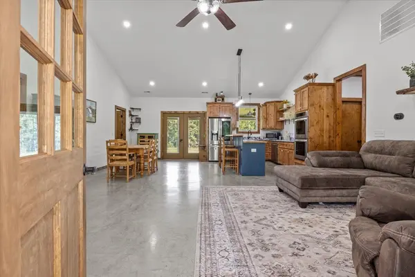 129 Upper Alsup Rd, Tennessee Ridge, TN 37178