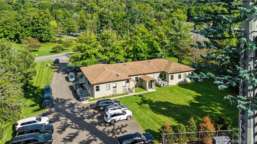 11 Abrams RD, Central Valley, NY 10917