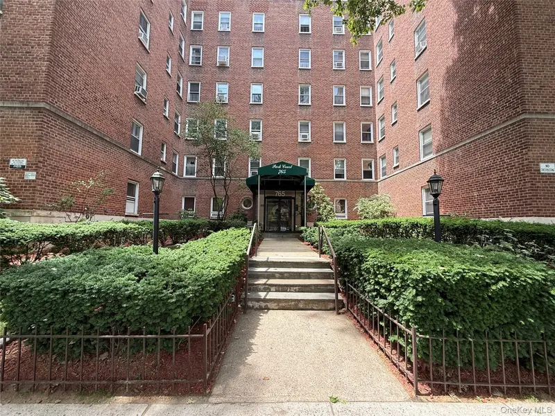765 Bronx River #3F, Bronxville, NY 10708