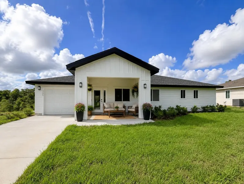 135 HARTFORD ST, Hawthorne, FL 32640