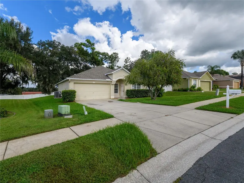 7731 MERCHANTVILLE CIR, Zephyrhills, FL 33540