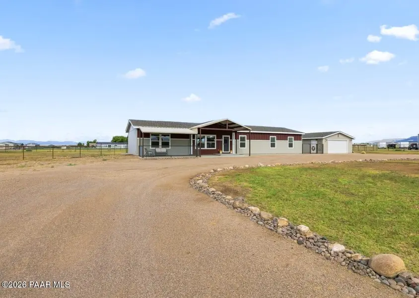 26320 N Vineyard LN, Paulden, AZ 86334