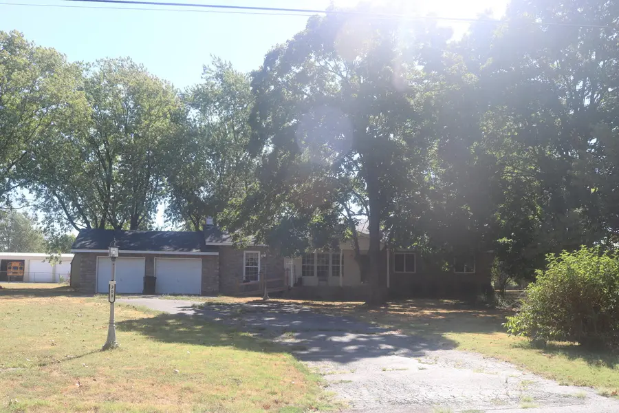 300 S Holmes AVE, Wheaton, MO 64874