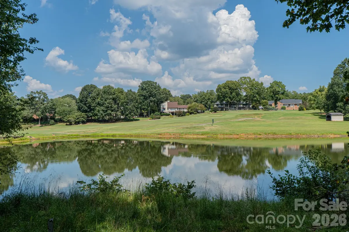1074 Country Club DR, Cherryville, NC 28021