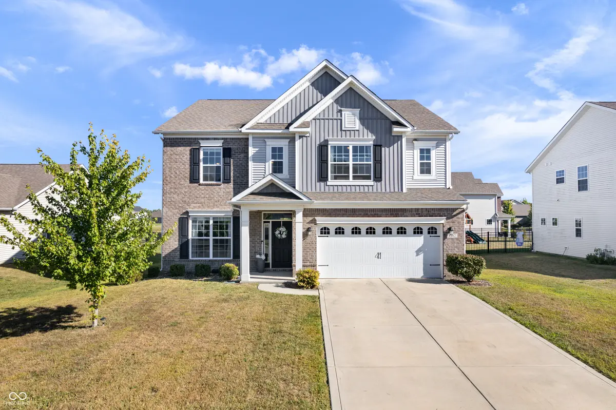 8862 Wicklow WAY, Brownsburg, IN 46112