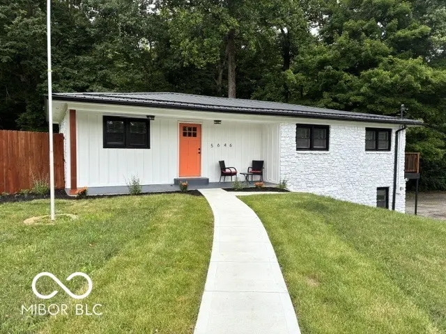 5646 Paradise DR, Martinsville, IN 46151