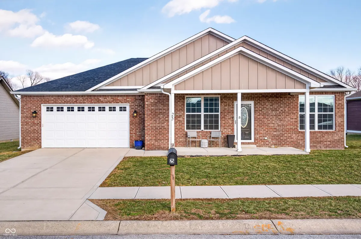 25 Watson DR, Trafalgar, IN 46181