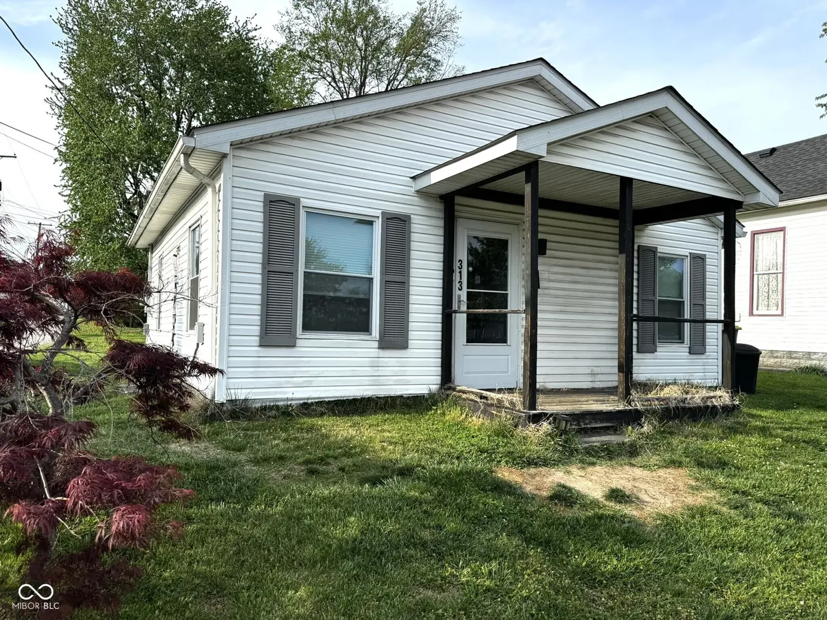 313 E 5th ST, Seymour, IN 47274