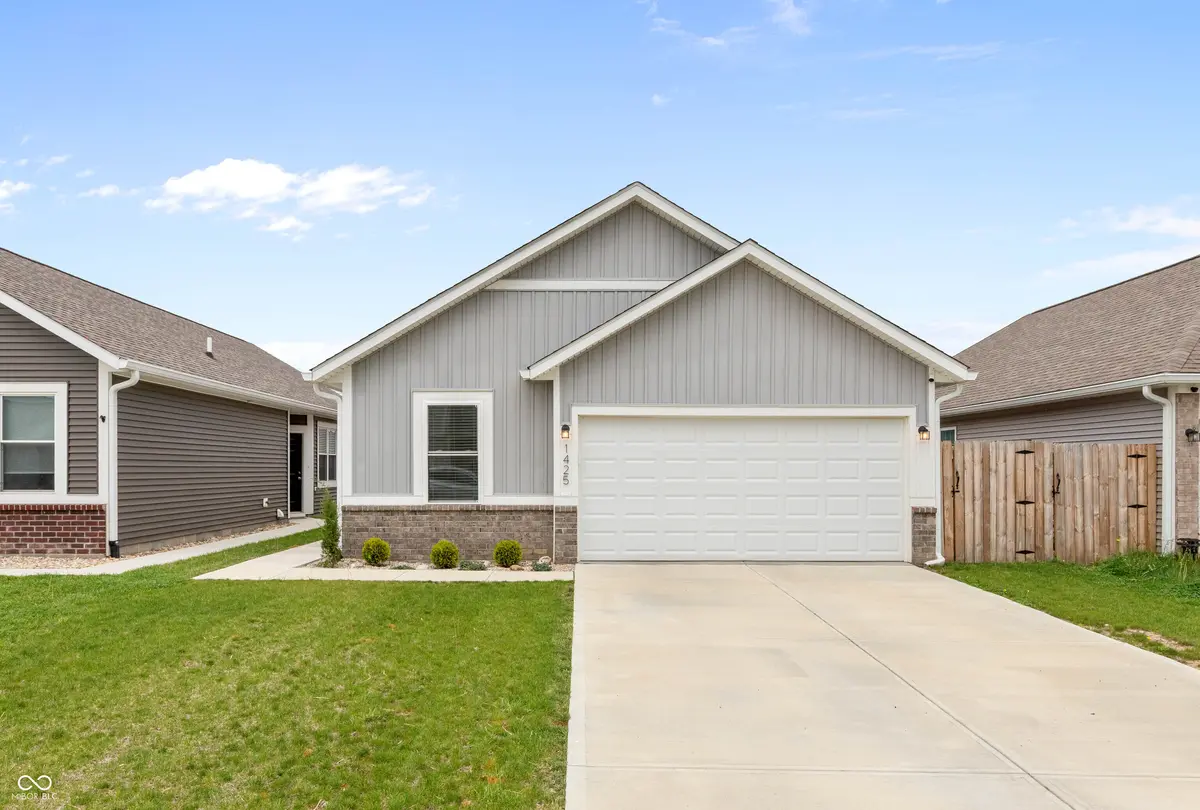 1425 Wigwam LN, Martinsville, IN 46151