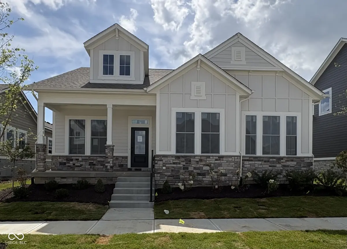6076 Salisbury ST, Zionsville, IN 46077
