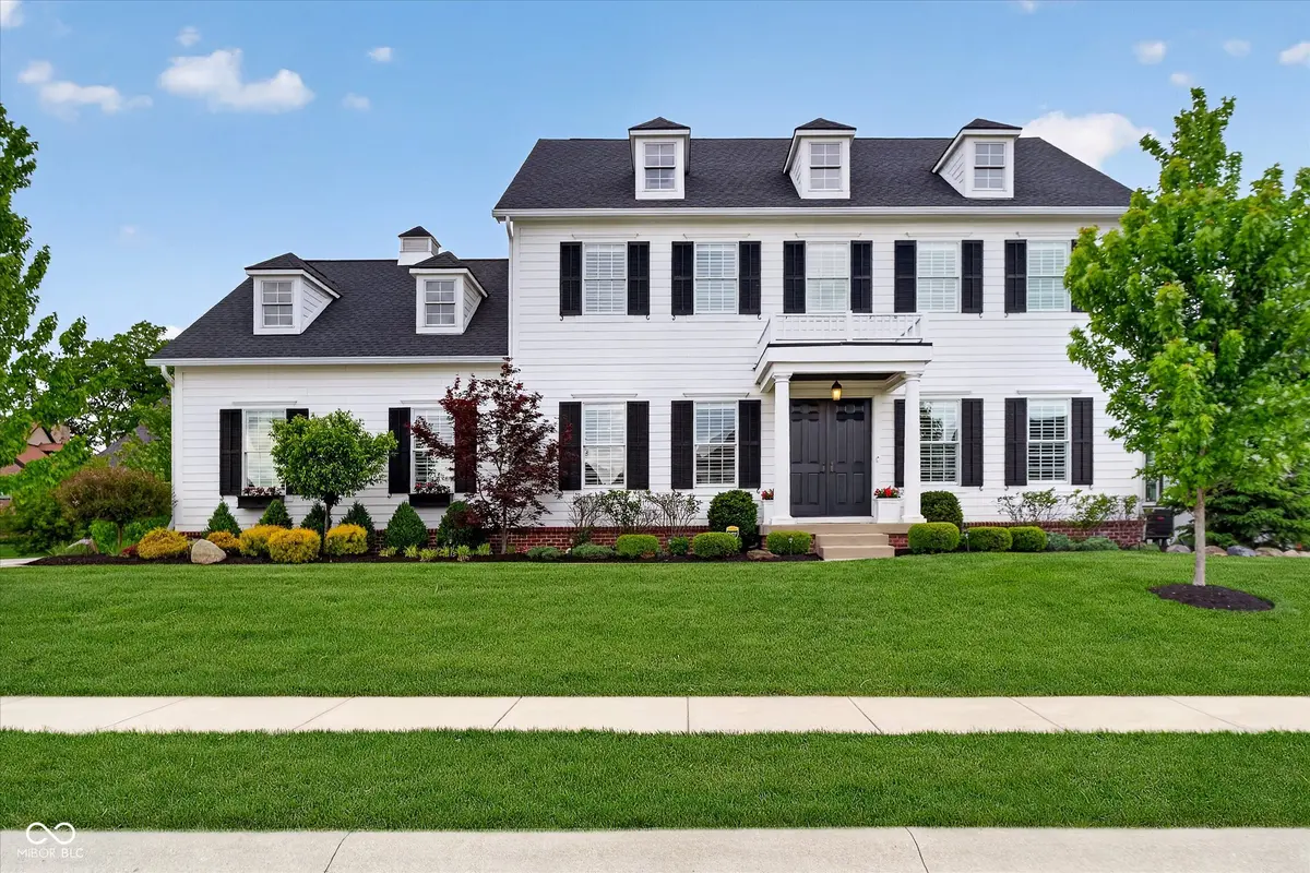 628 Woodbury Hill DR, Westfield, IN 46074