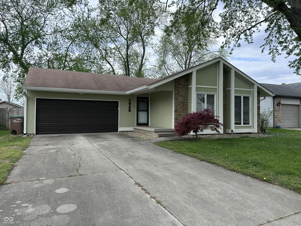 3920 Peppertree LN, Columbus, IN 47203