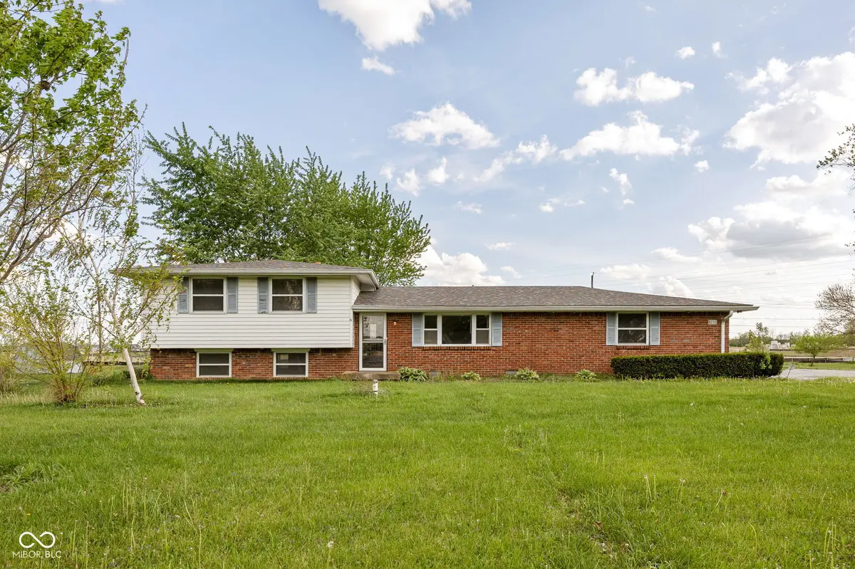 8233 E Thompson RD, Indianapolis, IN 46239