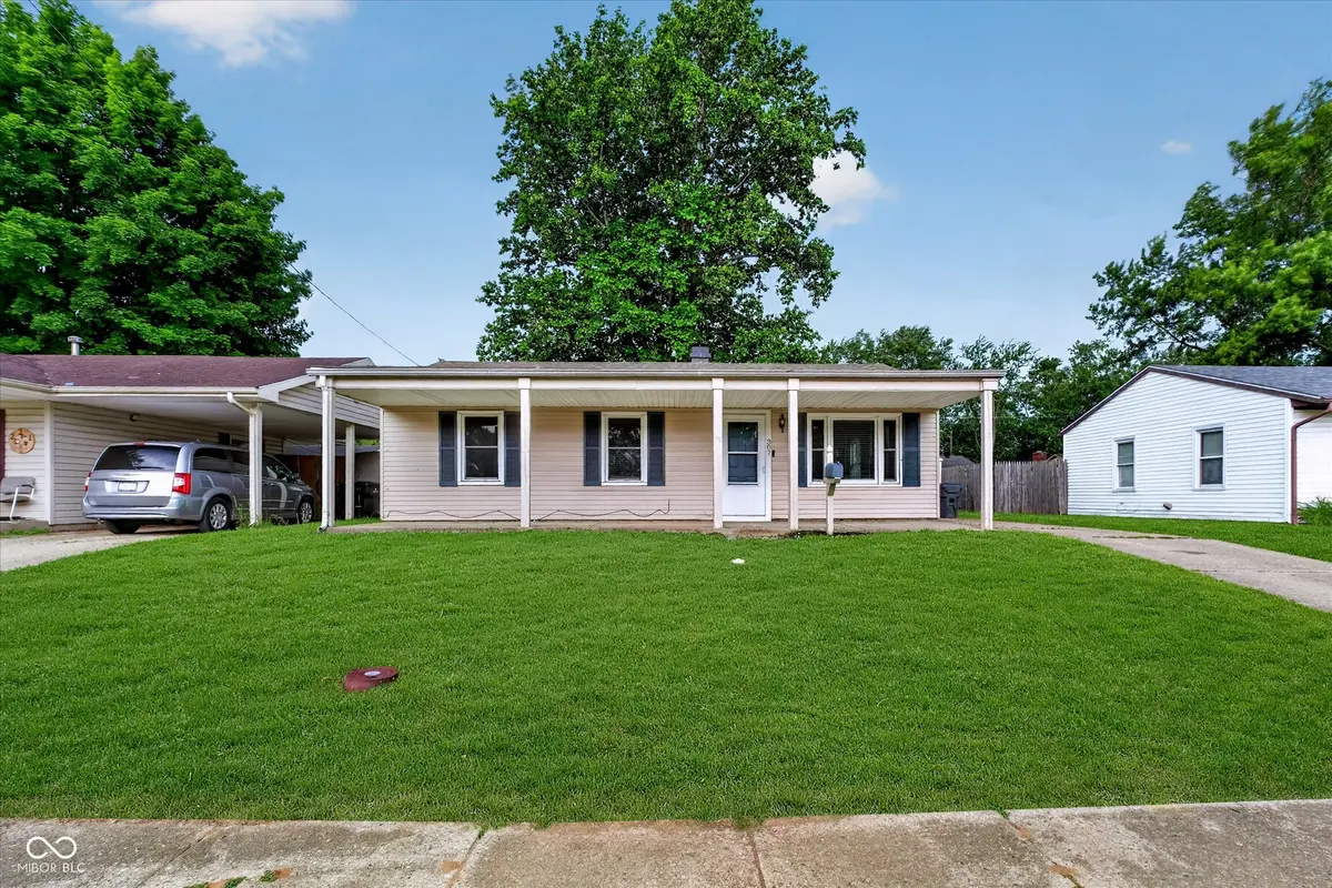 307 Crestview CT, Chesterfield, IN 46017