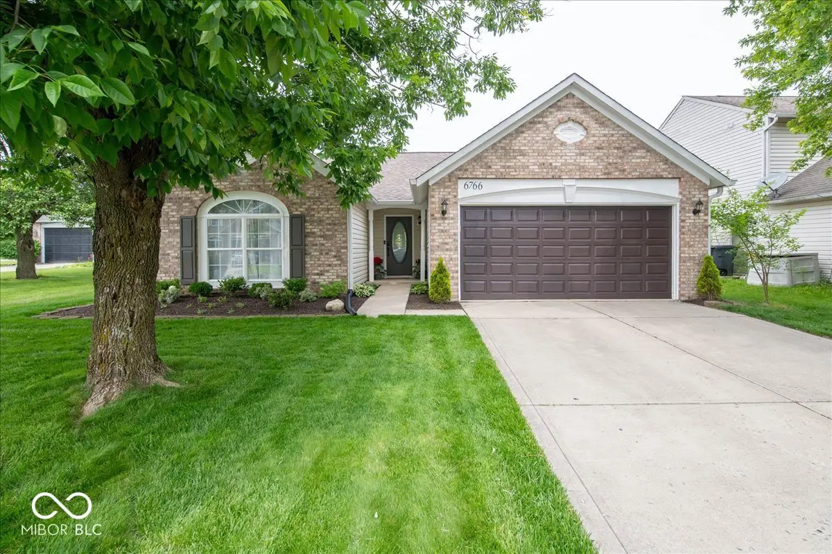 6766 Lexington CIR, Zionsville, IN 46077