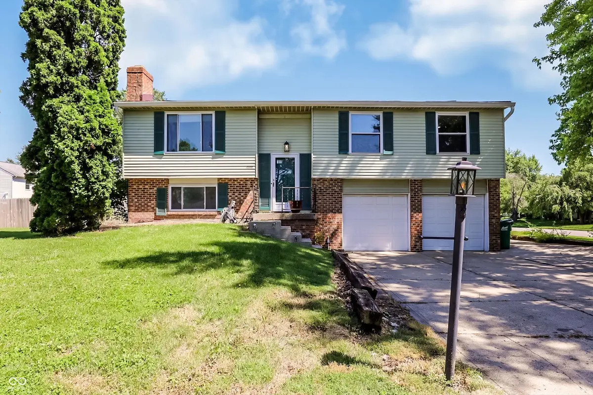 1344 Brownswood DR, Brownsburg, IN 46112