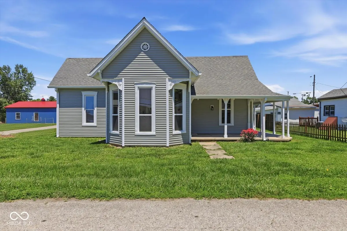 206 W Walnut ST, Waldron, IN 46182