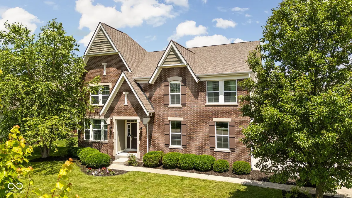 9204 Brookstone PL, Zionsville, IN 46077