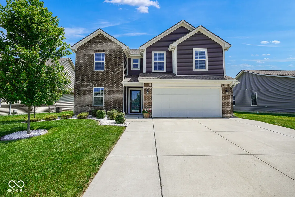 437 Thunderwood DR, Greenfield, IN 46140