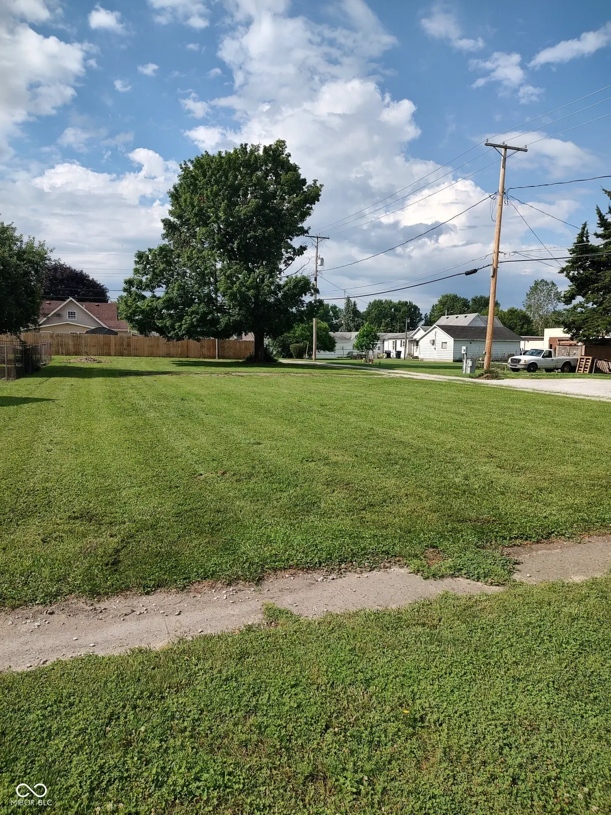 2205 S E ST, Elwood, IN 46036