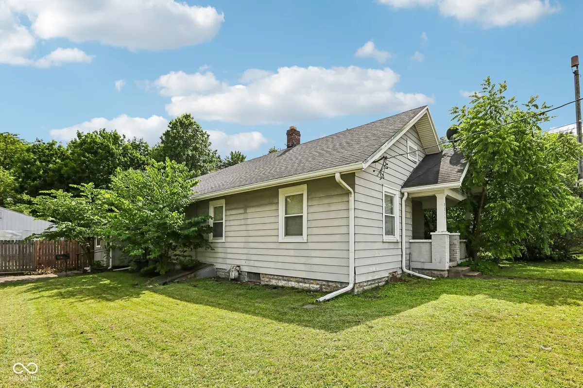 2215 W 60th ST, Indianapolis, IN 46228