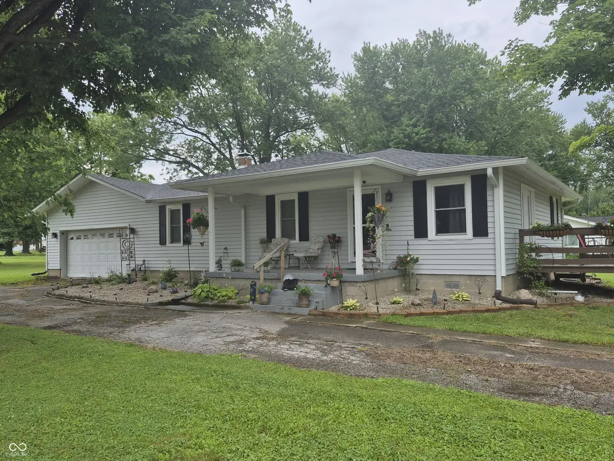 403 S Main ST, Cloverdale, IN 46120