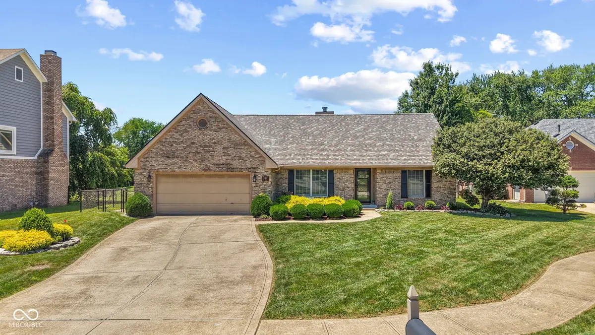 1230 Mount Brook CT, Greenwood, IN 46143