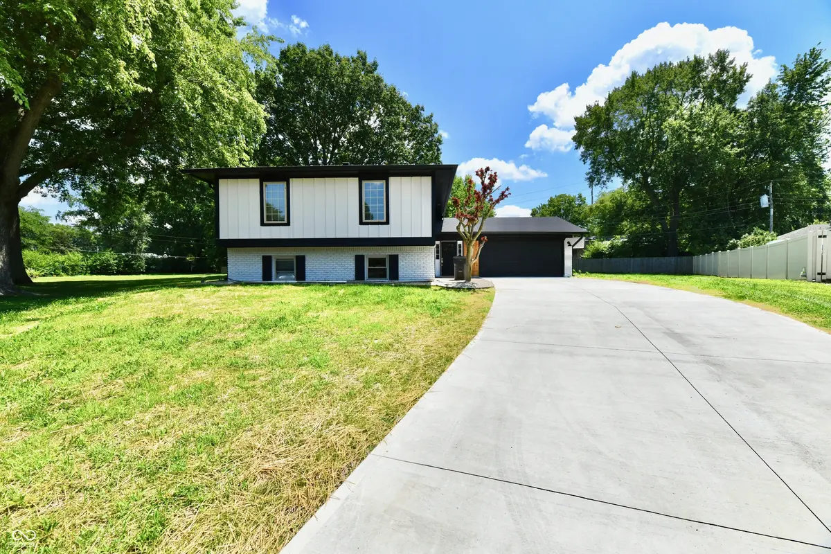 50 Idleway, Greenwood, IN 46142