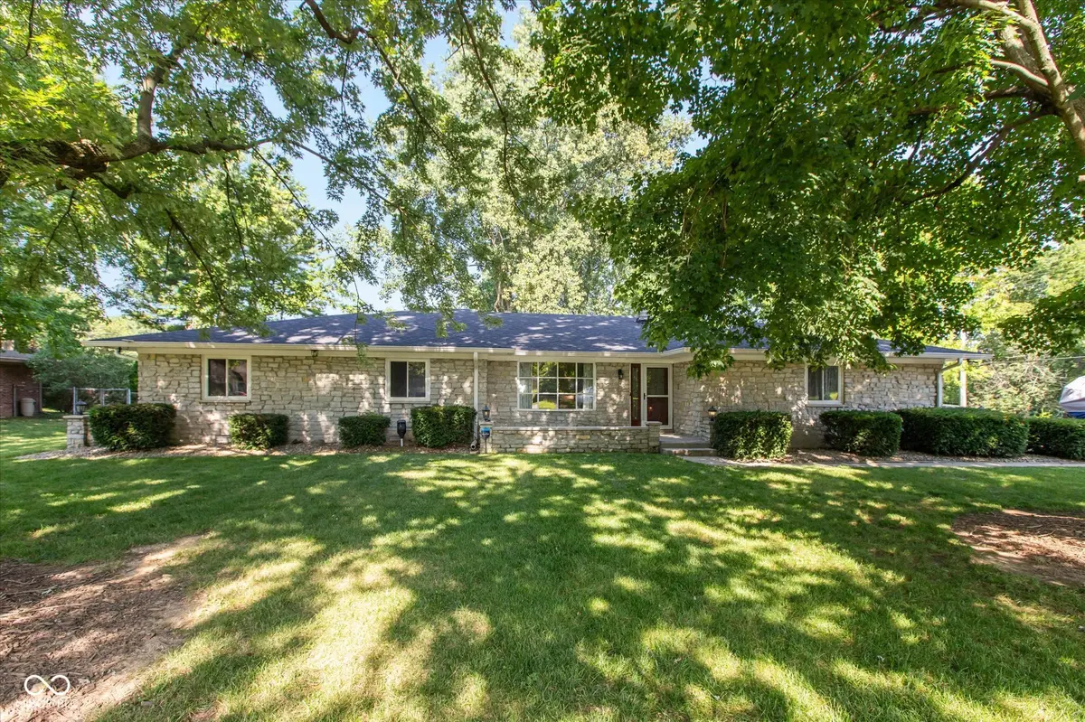 100 Carefree CT, Greenwood, IN 46142