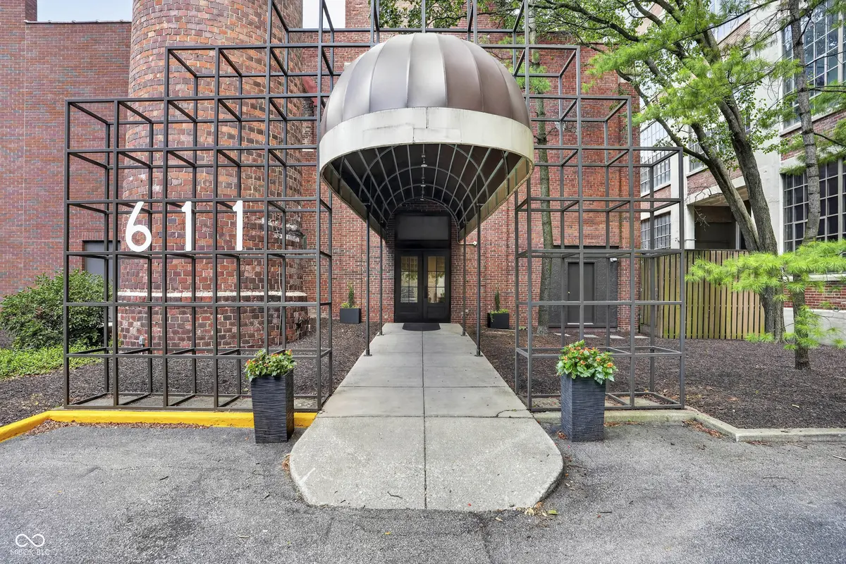 611 N Park AVE N #102, Indianapolis, IN 46204