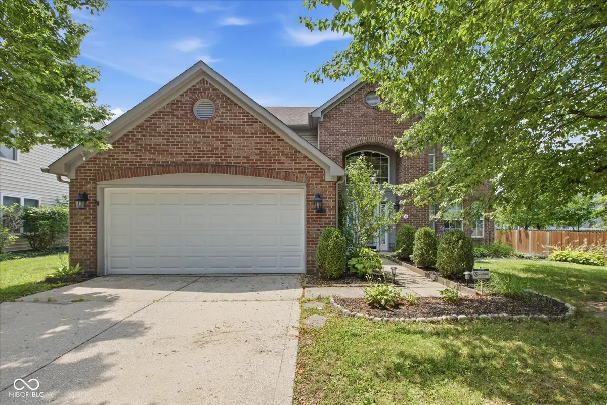 10206 Carmine DR, Noblesville, IN 46060