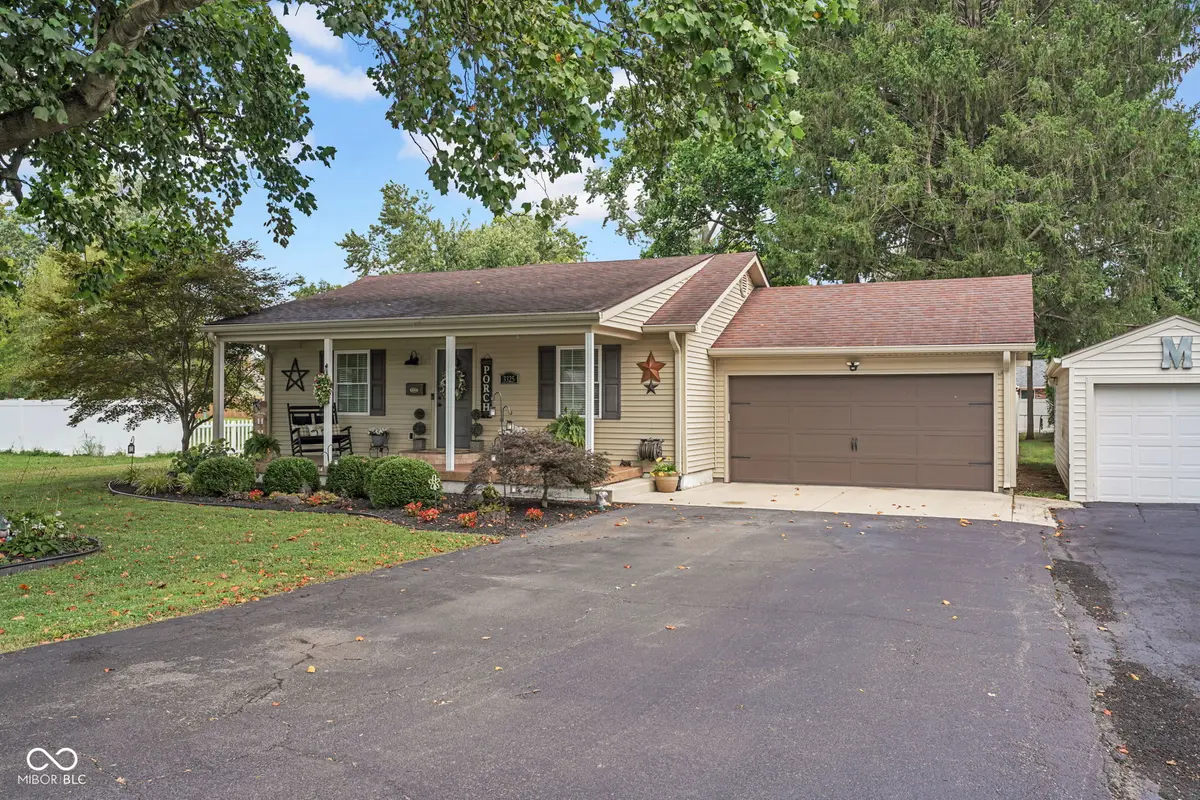 3325 Sycamore DR, Columbus, IN 47203