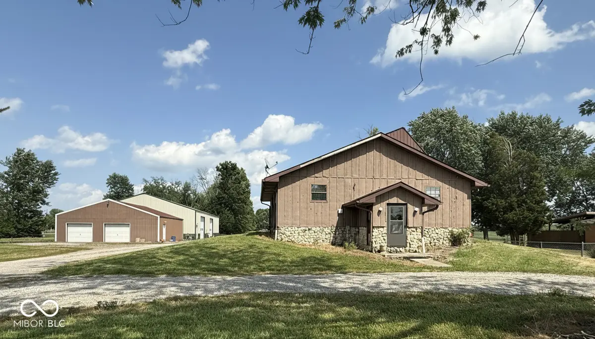 8467 S County Road 825 RD E, Plainfield, IN 46168