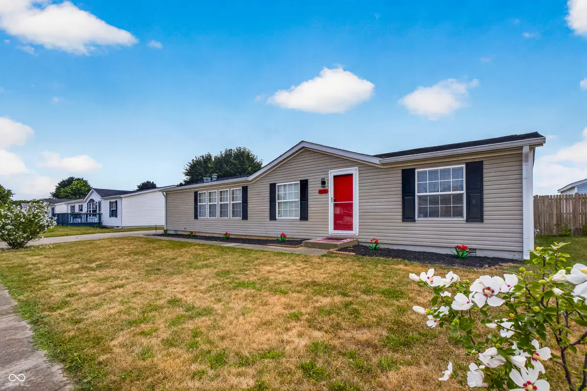 4690 Breckenridge, Columbus, IN 47203