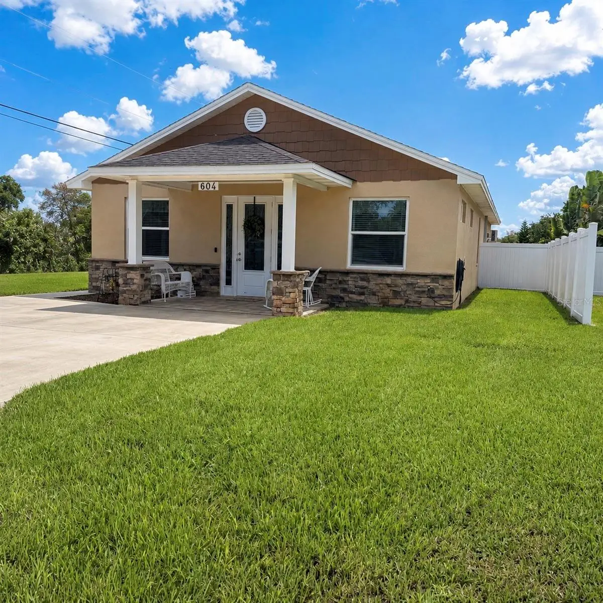604 4TH ST SW, Largo, FL 33770