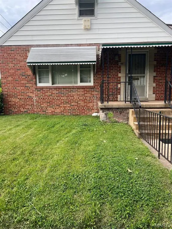 4751 Penrose ST, St Louis, MO 63115
