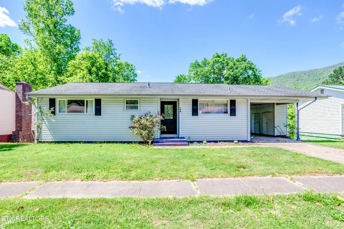135 Upper Airbase Lane, Briceville, TN 37710