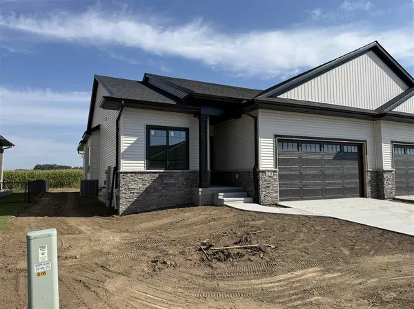 1270 Berkshire Ln, North Liberty, IA 52317