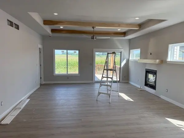 1272 Berkshire Ln, North Liberty, IA 52317
