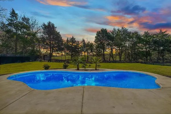 200 Stanford Court, Heath, TX 75032