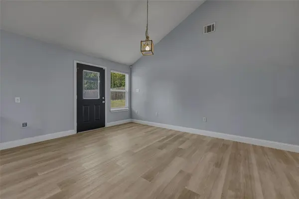 324 Hillcroft Road, Fort Worth, TX 76108