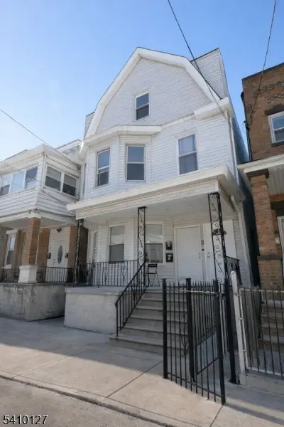 233 Bayview Ave, Jersey City, NJ 07305