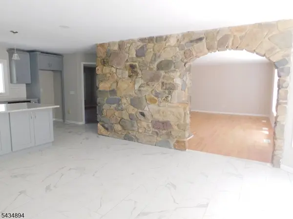 4 Spring Hill Rd, Franklin Twp., NJ 08801