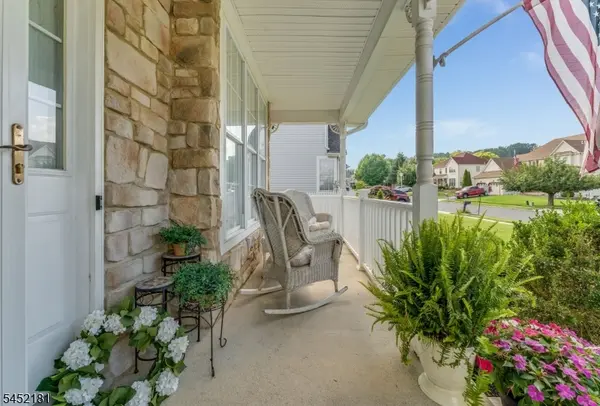 13 Grant Way, Lopatcong Twp., NJ 08865