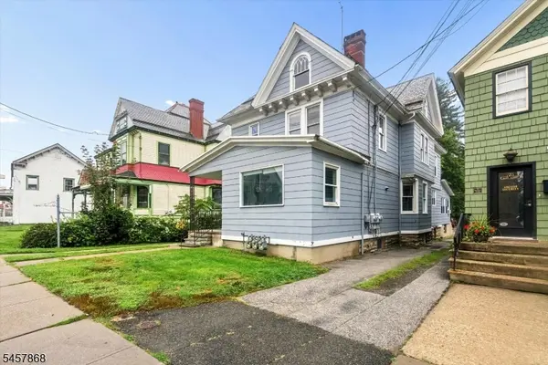 81 Main St #A, Newton Town, NJ 07860