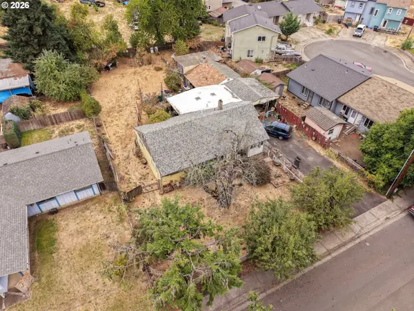 246 S 34TH ST, Springfield, OR 97478